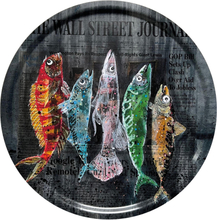 Lisa Törner Art - Bordbrikke Rund Biggest Fish of Wall street 49 cm svart