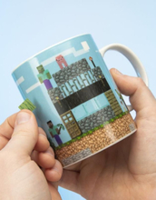 Build a Level Mug - Lisensiert Minecraft Krus med Klistremerker 325 ml