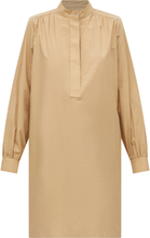 Ottod`ned bluse kjole laget av bomull i beige