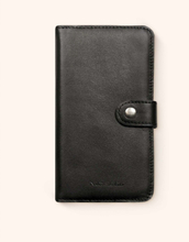 Plånboksfodral Andrew i svart läder till iPhone IPhone 15 Pro Max Cognac
